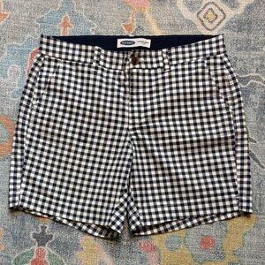 Old Navy 98% cotton navy and white gingham “everyday short” preppy, old money